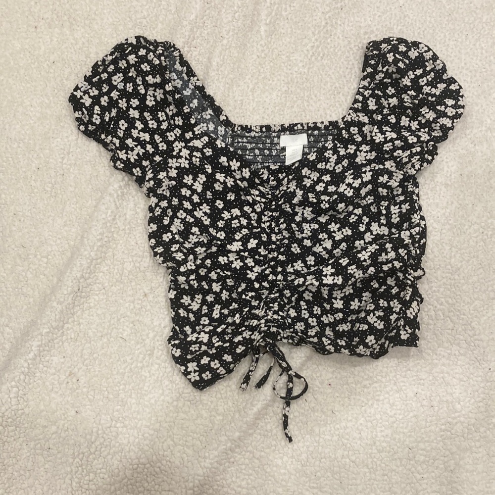H&M Floral Cinch Front Top